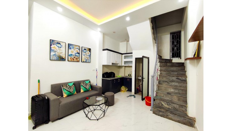Dành cho khách hàng tài chính từ 2 tỷ - Nhà riêng Nguyễn Lương Bằng, Đống Đa, có sổ đỏ cần bán